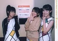 モーニング娘。/亀井・田中・道重/横型・上半身・ピース・楽屋前/公式生写真