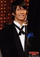 関西ジャニーズJr./濱田崇裕/上半身・衣装黒・シャツ白・目線右・背景茶色/「少年たち 格子無き牢獄」/公式生写真