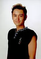 北村栄基(河村隆)/上半身・衣装黒・背景白・体左向き・キャラクターショット/ミュージカルテニスの王子様 More than Limit 聖ルドルフ学院