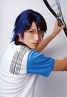 秋山真太郎(忍足侑士)/上半身・ユニフォーム・両手ラケット・キャラクターショット/ミュージカル テニスの王子様 The Treasure Match 四天宝寺 feat. 氷帝 生写真