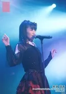 黒須遥香/ライブフォト・膝上・衣装黒・白・右向き・両手上げ/AKB48 チーム4「手をつなぎながら」公演 村山彩希 生誕祭 ランダム生写真 2019.6.21