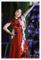 No.120：田村真佑/ライブフォト・膝上・衣装赤・左手上げ・右手腰/CHOOSE 5 PHOTOS!～真夏の全国ツアー2019 LIVE PHOTO Ver.～