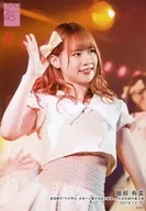 服部有菜/ライブフォト・上半身・衣装白・右手上げ/湯浅順司「その雫は、未来へと繋がる虹になる。」 太田奈緒卒業公演 ランダム生写真 2019.12.20