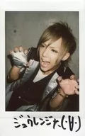 ☆FEST VAINQUEUR/HIRO/直筆メッセージ入り「ジュウレンジャー」・上半身・衣装銀・黒・白・左向き・両手上げ・指曲げ・口開け/生チェキ