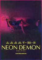 <<パンフレット(洋画)>> パンフ)NEON DEMON ネオン・デーモン